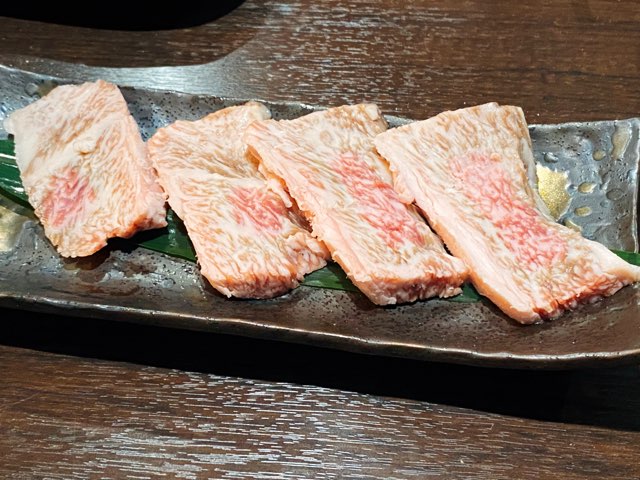 大衆炭火焼肉にくよか