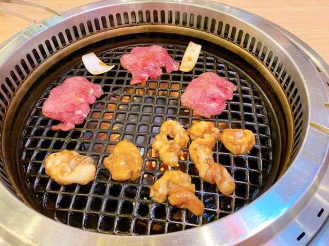 熊本屋台村内肉もん