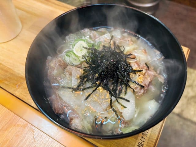 熊本屋台村内肉もん