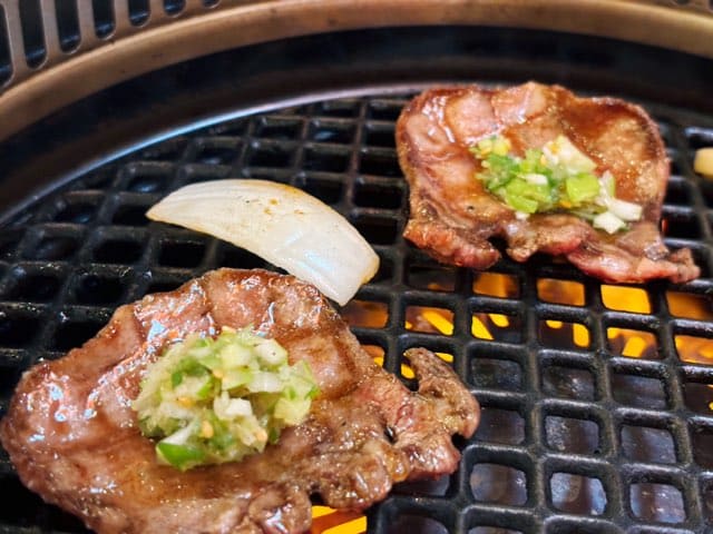 熊本屋台村内肉もん