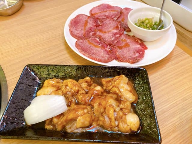 熊本屋台村内肉もん