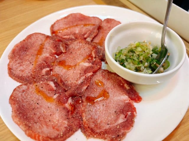 熊本屋台村内肉もん