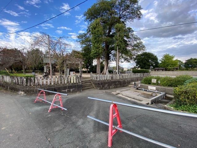 中無田熊野座神社の銘水