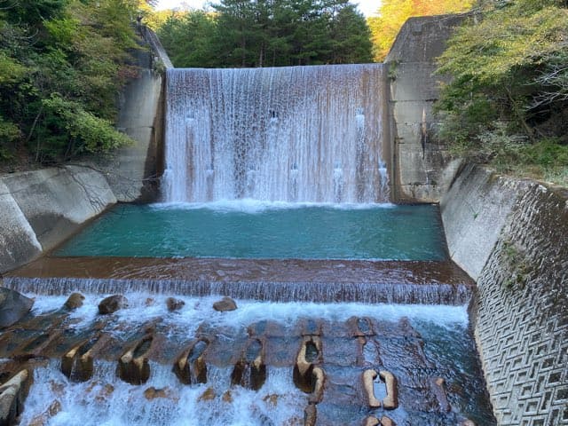 青い川(霧島川)